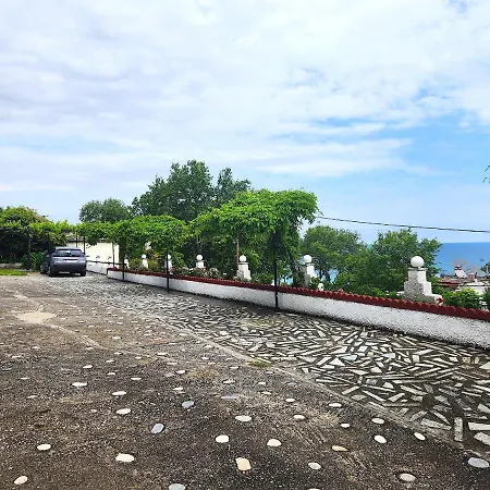 Yalla Chorefto - & Fun