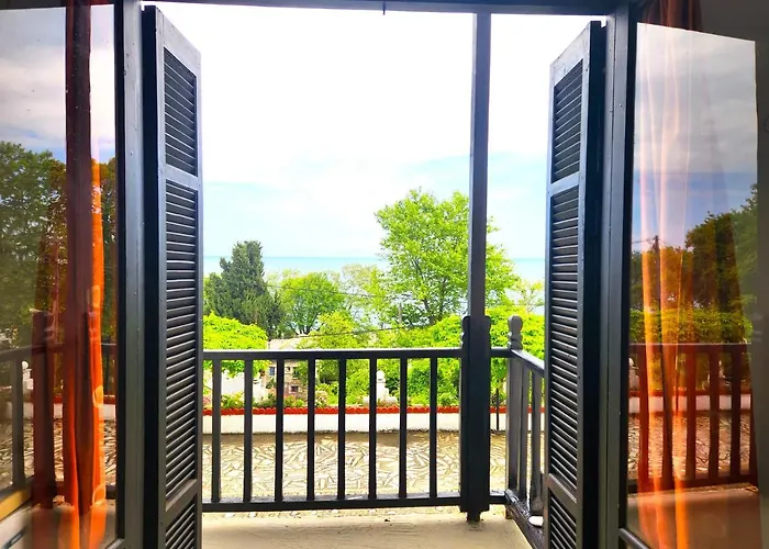 Yalla Chorefto - & Fun