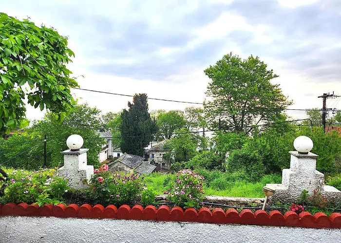 Yalla Chorefto - & Fun Hotel 2*