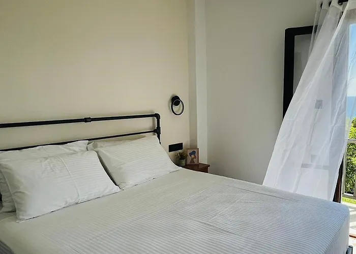 Hotell Yalla Chorefto - & Fun 2*