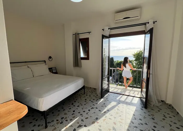 Yalla Chorefto - & Fun Hotell